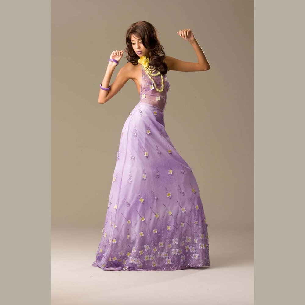 FLOOR-LENGTH LAVENDER EVENING GOWN - Picture 2 of 11